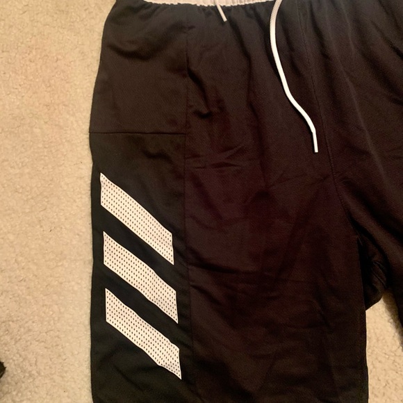 New Men’s Adidas Training Shorts size L. Beautiful and very comfortable. - Picture 4 of 6